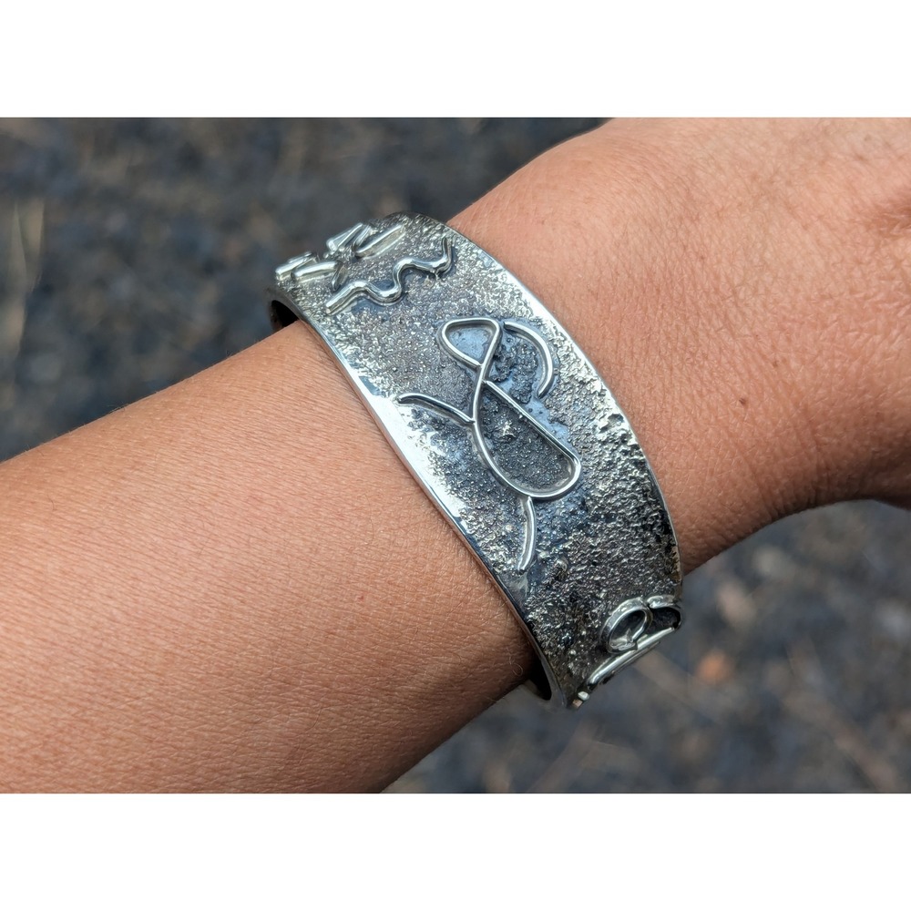Navajo Bracelet Native American Cuff Petroglyph Silver Signed Jewelry size 7 ***